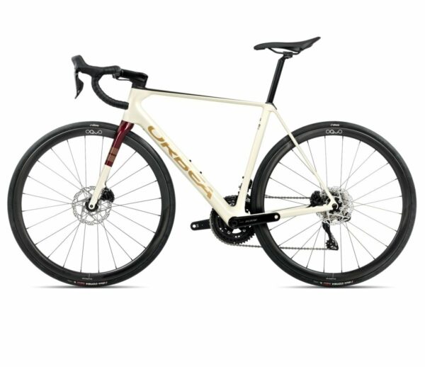 ORBEA ORCA M35i Heren Ivory White-Burgundy (Gloss)-Vulcano (Matt) 55cm 2025