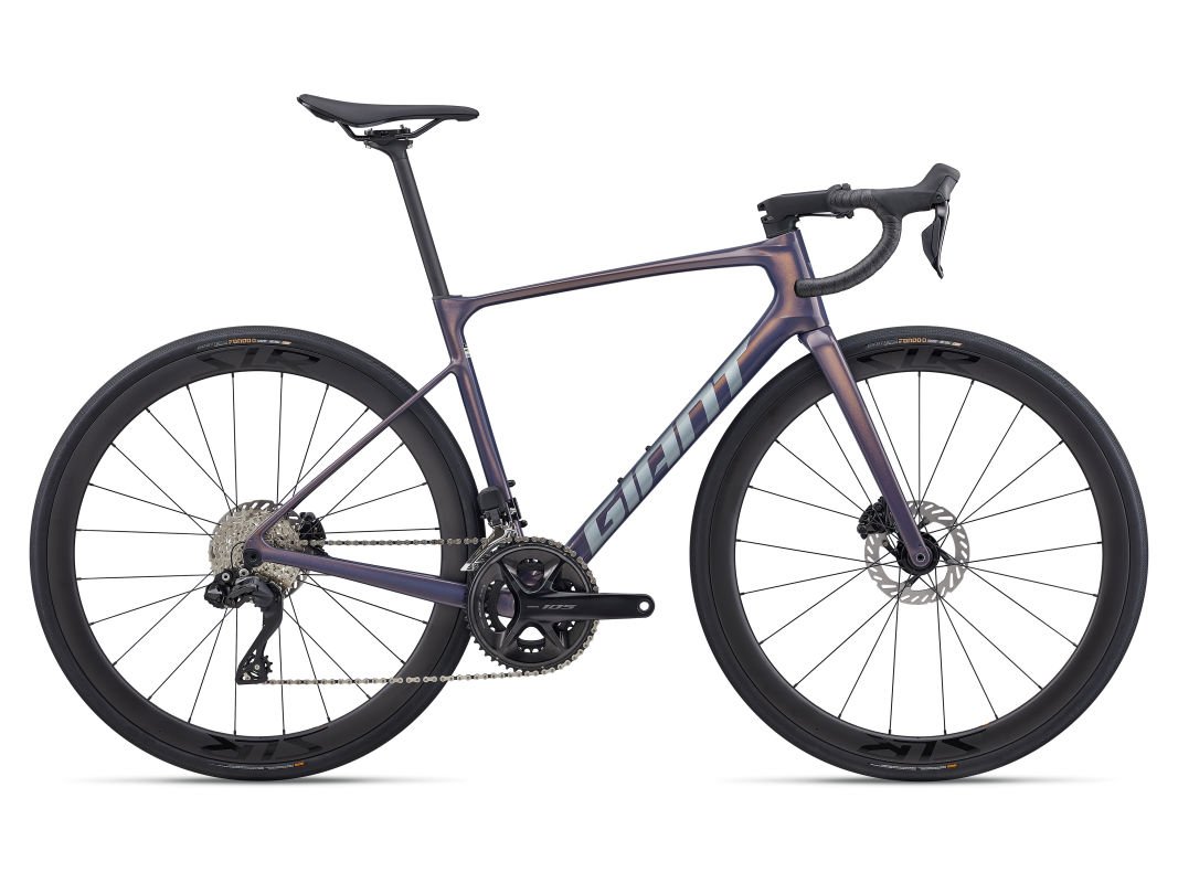 GIANT Defy Advanced Heren Meteorite Mist M M 2026